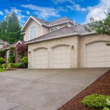Learn More About The Difference Between Soft Washing Versus Pressure Washing Thumbnail